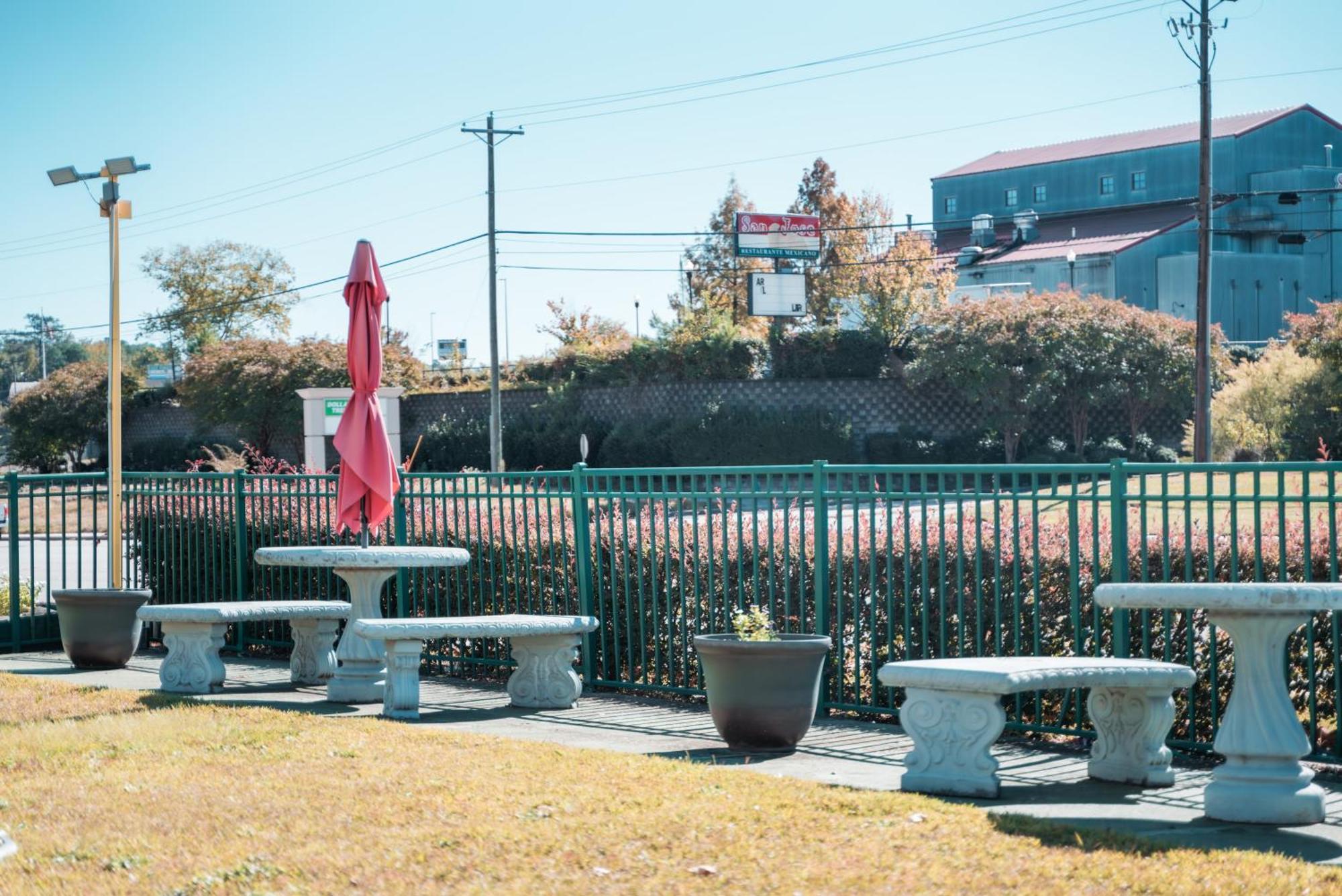 Super 8 By Wyndham Columbia/Ft. Jackson Sc Motel Exterior photo